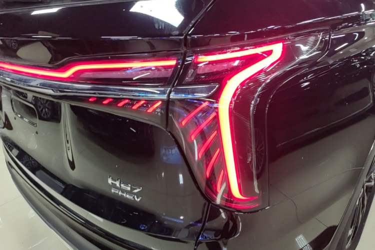Used Hongqi HS7 PHEV 2024 2.0T PHEV Four-Wheel Drive Flagship Edition 6 Seats Right Rear Taillight