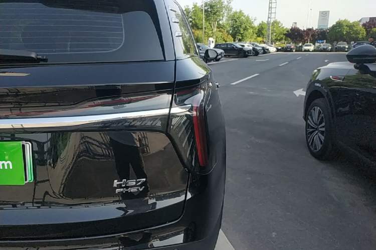 Used Hongqi HS7 PHEV 2024 2.0T PHEV Four-Wheel Drive Flagship Edition 6 Seats Right Rear Taillight
