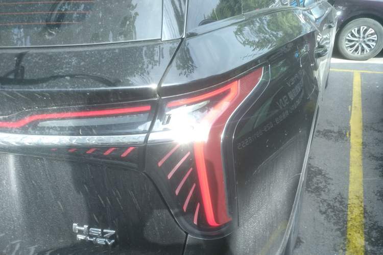 Used Hongqi HS7 PHEV 2024 2.0T PHEV Four-Wheel Drive Flagship Edition 6 Seats Right Rear Taillight