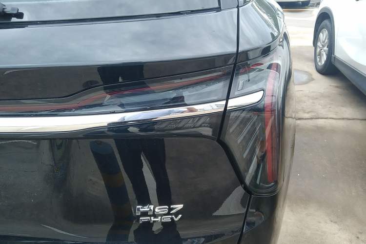 Used Hongqi HS7 PHEV 2024 2.0T PHEV Four-Wheel Drive Flagship Edition 6 Seats Right Rear Taillight