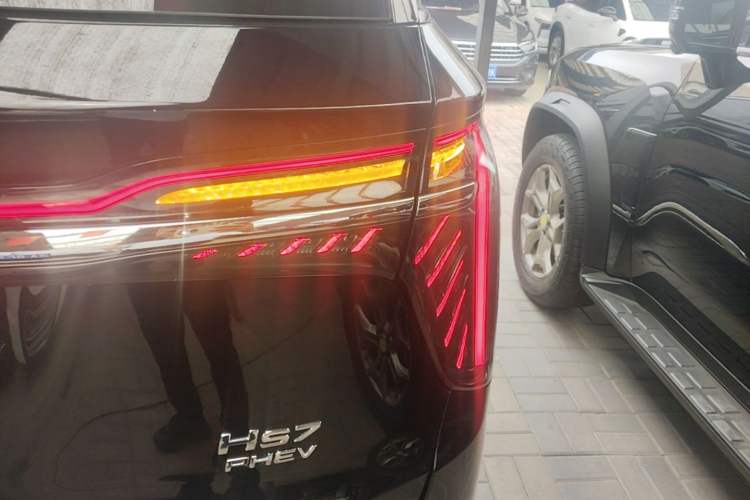 Used Hongqi HS7 PHEV 2024 2.0T PHEV Four-Wheel Drive Flagship Edition 6 Seats Right Rear Taillight