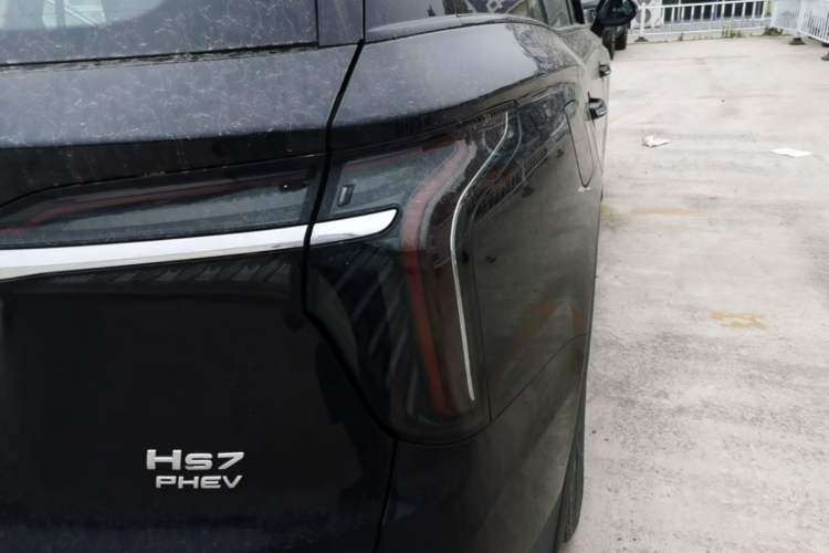 Used Hongqi HS7 PHEV 2024 2.0T PHEV Four-Wheel Drive Flagship Edition 7 Seats Right Rear Taillight