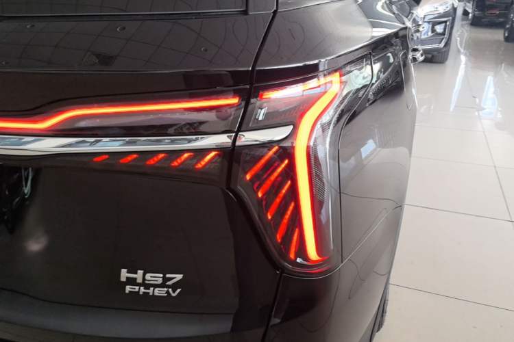 Used Hongqi HS7 PHEV 2024 2.0T PHEV Four-Wheel Drive Flagship Edition 6 Seats Right Rear Taillight