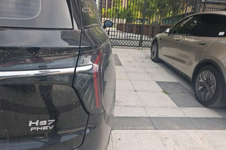 Used Hongqi HS7 PHEV 2024 2.0T PHEV Four-Wheel Drive Flagship Edition 7 Seats Right Rear Taillight