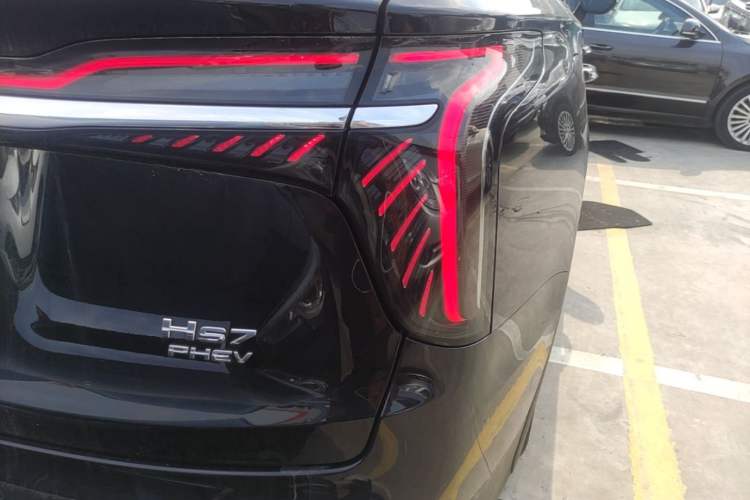 Used Hongqi HS7 PHEV 2024 2.0T PHEV Four-Wheel Drive Flagship Edition 6 Seats Right Rear Taillight
