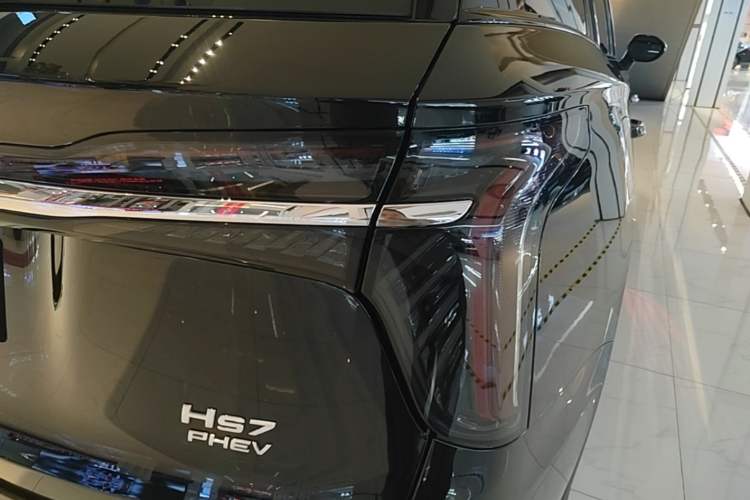 Used Hongqi HS7 PHEV 2024 2.0T PHEV Four-Wheel Drive Flagship Edition 6 Seats Right Rear Taillight