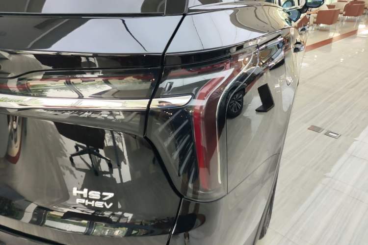 Used Hongqi HS7 PHEV 2024 2.0T PHEV Four-Wheel Drive Flagship Edition 6 Seats Right Rear Taillight