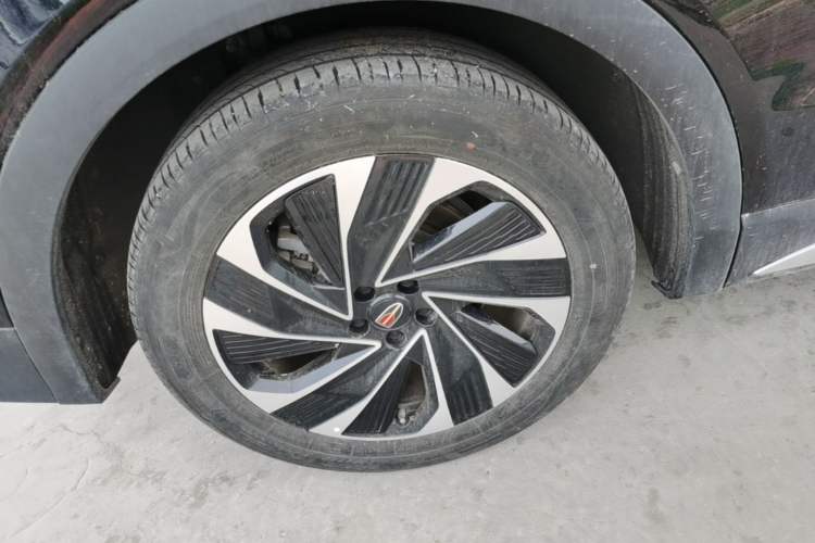 Used Hongqi HS7 PHEV 2024 2.0T PHEV Four-Wheel Drive Flagship Edition 7 Seats Right Rear Wheel Hub