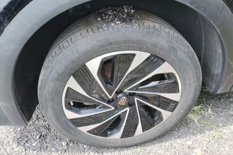 Used Hongqi HS7 PHEV 2024 2.0T PHEV Four-Wheel Drive Flagship Edition 6 Seats Right Rear Wheel Hub