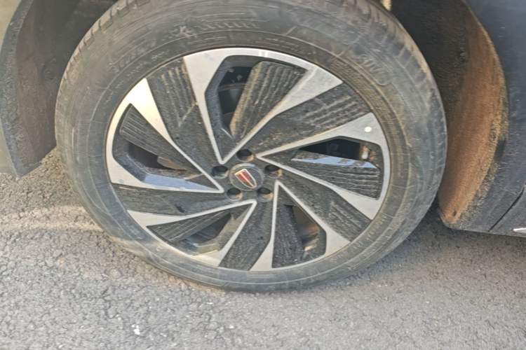 Used Hongqi HS7 PHEV 2024 2.0T PHEV Four-Wheel Drive Flagship Edition 7 Seats Right Rear Wheel Hub
