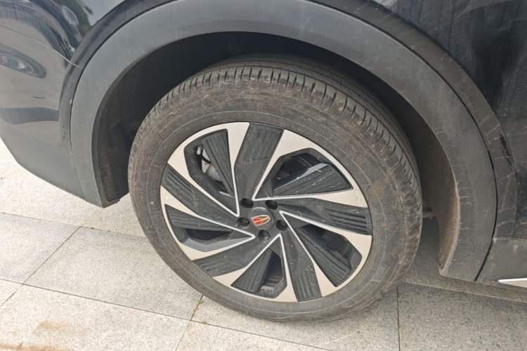 Used Hongqi HS7 PHEV 2024 2.0T PHEV Four-Wheel Drive Flagship Edition 7 Seats Right Rear Wheel Hub