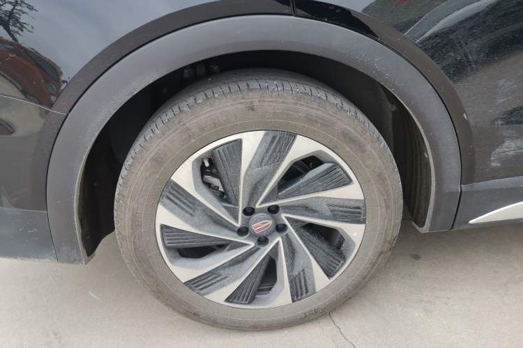Used Hongqi HS7 PHEV 2024 2.0T PHEV Four-Wheel Drive Flagship Edition 7 Seats Right Rear Wheel Hub