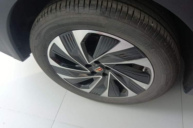 Used Hongqi HS7 PHEV 2024 2.0T PHEV Four-Wheel Drive Flagship Edition 7 Seats Right Rear Wheel Hub