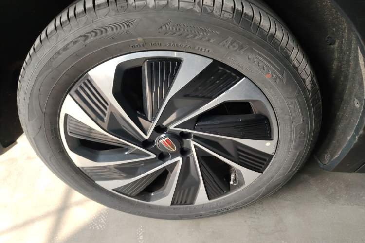 Used Hongqi HS7 PHEV 2024 2.0T PHEV Four-Wheel Drive Flagship Edition 7 Seats Right Rear Wheel Hub
