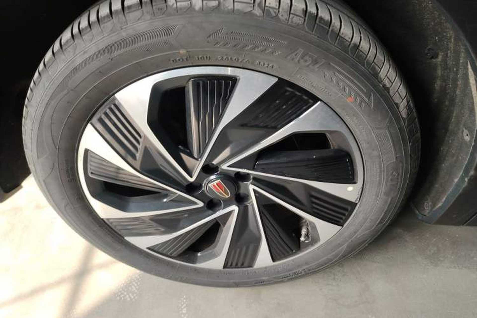 Used Hongqi HS7 PHEV 2024 2.0T PHEV Four-Wheel Drive Flagship Edition 7 Seats Right Rear Wheel Hub
