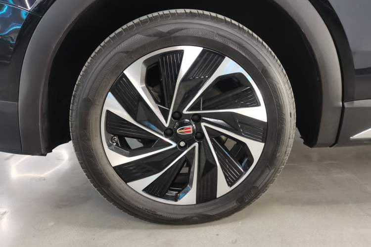 Used Hongqi HS7 PHEV 2024 2.0T PHEV Four-Wheel Drive Flagship Edition 6 Seats Right Rear Wheel Hub