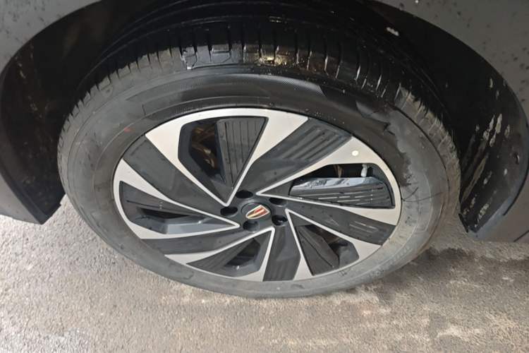 Used Hongqi HS7 PHEV 2024 2.0T PHEV Four-Wheel Drive Flagship Edition 7 Seats Right Rear Wheel Hub