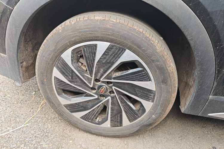 Used Hongqi HS7 PHEV 2024 2.0T PHEV Four-Wheel Drive Flagship Edition 6 Seats Right Rear Wheel Hub