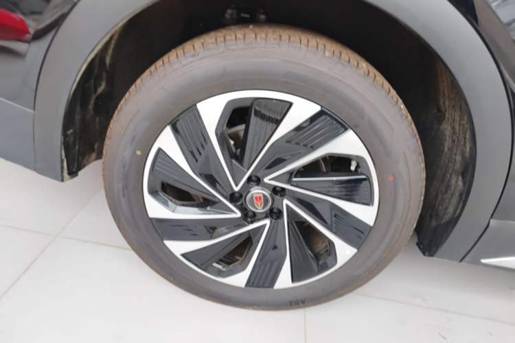 Used Hongqi HS7 PHEV 2024 2.0T PHEV Four-Wheel Drive Flagship Edition 6 Seats Right Rear Wheel Hub