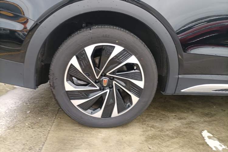 Used Hongqi HS7 PHEV 2024 2.0T PHEV Four-Wheel Drive Flagship Edition 6 Seats Right Rear Wheel Hub