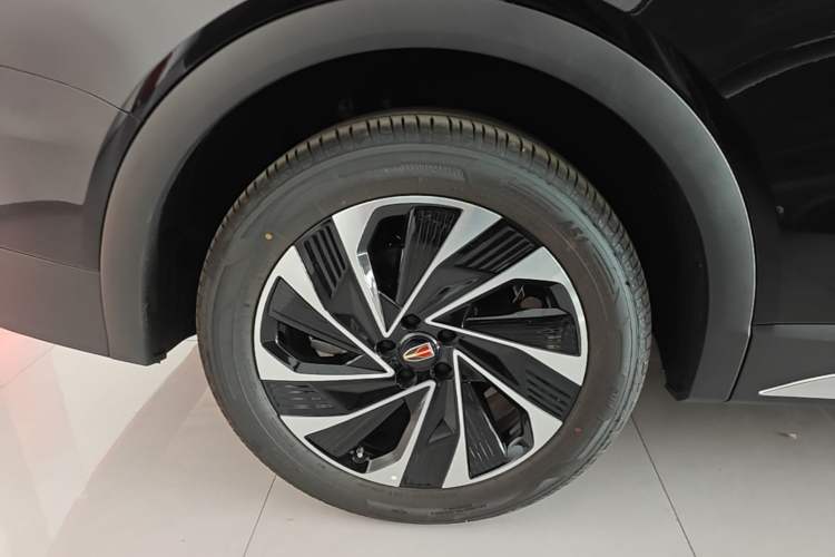 Used Hongqi HS7 PHEV 2024 2.0T PHEV Four-Wheel Drive Flagship Edition 6 Seats Right Rear Wheel Hub