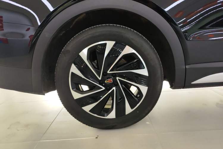 Used Hongqi HS7 PHEV 2024 2.0T PHEV Four-Wheel Drive Flagship Edition 7 Seats Right Rear Wheel Hub