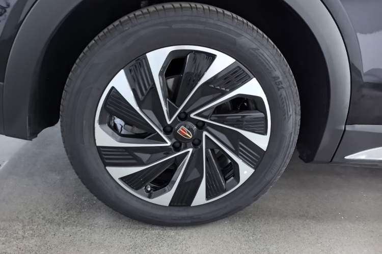 Used Hongqi HS7 PHEV 2024 2.0T PHEV Four-Wheel Drive Flagship Edition 7 Seats Right Rear Wheel Hub