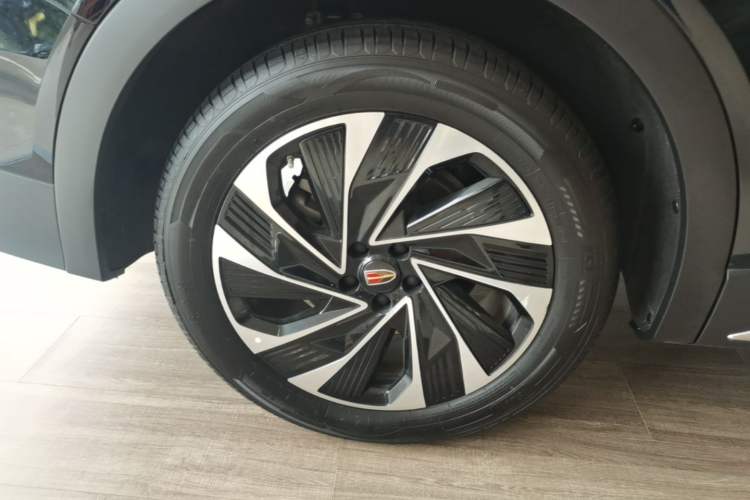Used Hongqi HS7 PHEV 2024 2.0T PHEV Four-Wheel Drive Flagship Edition 6 Seats Right Rear Wheel Hub