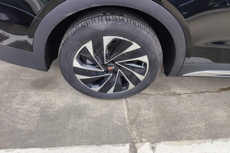 Used Hongqi HS7 PHEV 2024 2.0T PHEV Four-Wheel Drive Flagship Edition 7 Seats Right Rear Wheel Hub