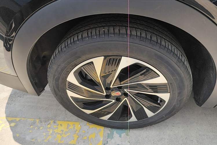 Used Hongqi HS7 PHEV 2024 2.0T PHEV Four-Wheel Drive Flagship Edition 6 Seats Right Rear Wheel Hub