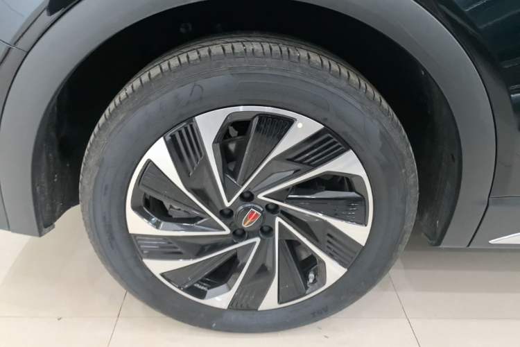 Used Hongqi HS7 PHEV 2024 2.0T PHEV Four-Wheel Drive Flagship Edition 6 Seats Right Rear Wheel Hub