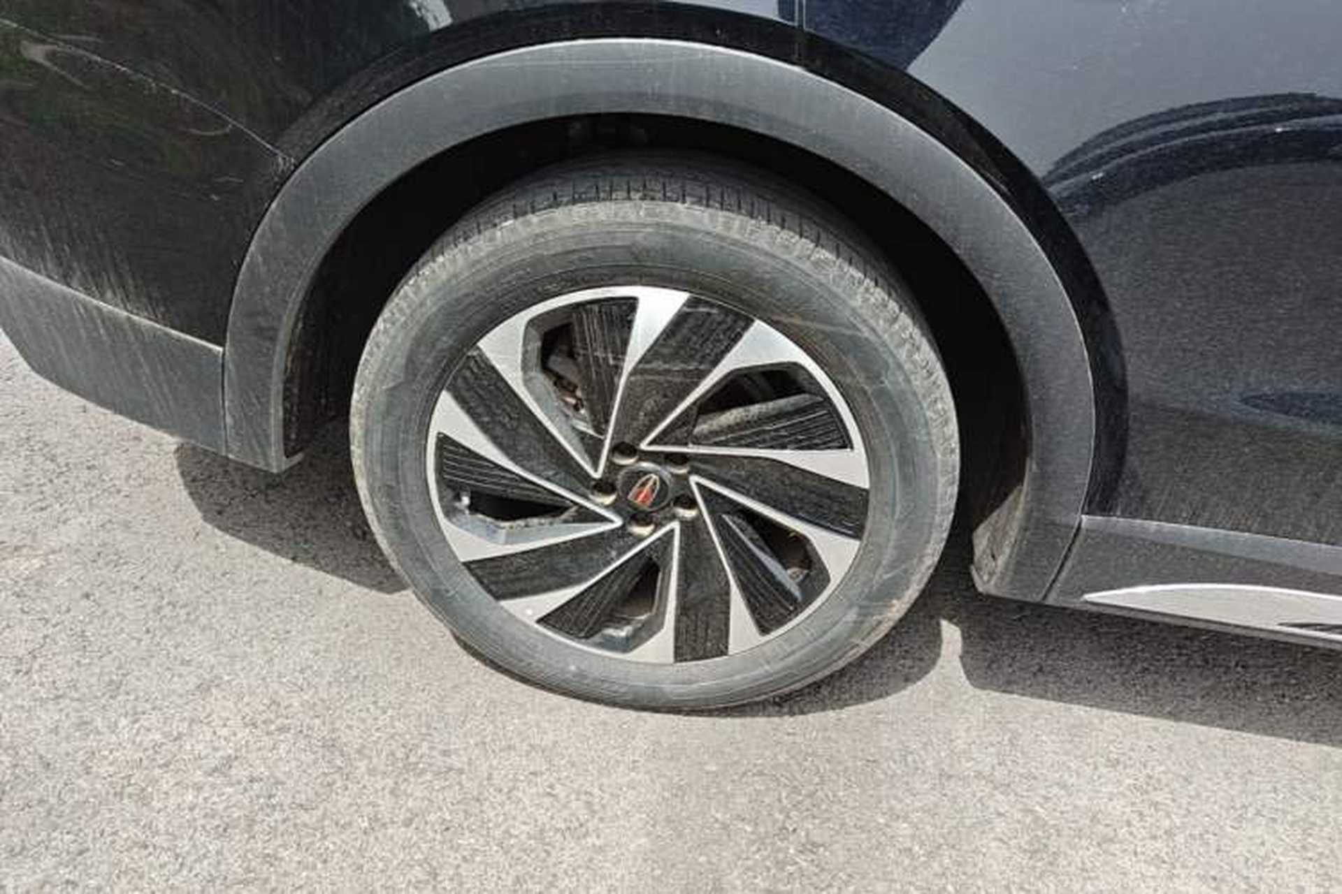 Used Hongqi HS7 PHEV 2024 2.0T PHEV Four-Wheel Drive Flagship Edition 7 Seats Right Rear Wheel Hub