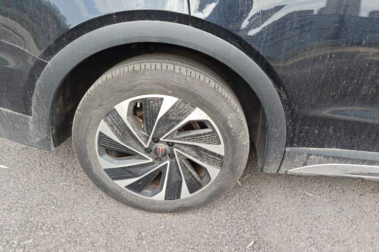 Used Hongqi HS7 PHEV 2024 2.0T PHEV Four-Wheel Drive Flagship Edition 6 Seats Right Rear Wheel Hub