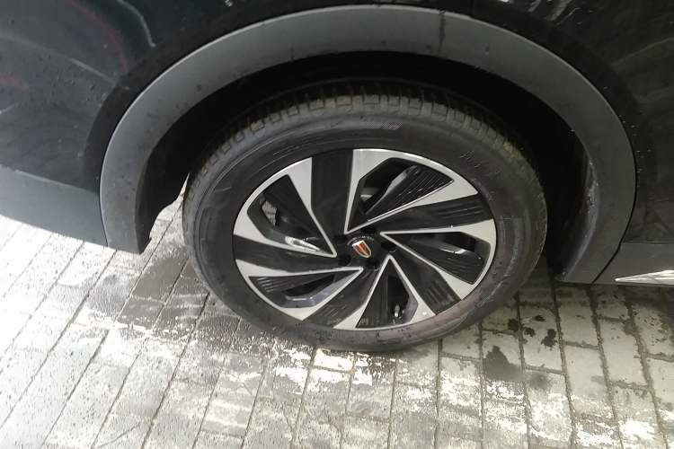 Used Hongqi HS7 PHEV 2024 2.0T PHEV Four-Wheel Drive Flagship Edition 6 Seats Right Rear Wheel Hub