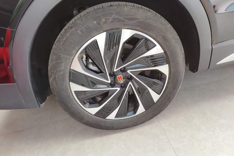 Used Hongqi HS7 PHEV 2024 2.0T PHEV Four-Wheel-Drive Flagship Edition 6 Seats Right Rear Wheel Hub