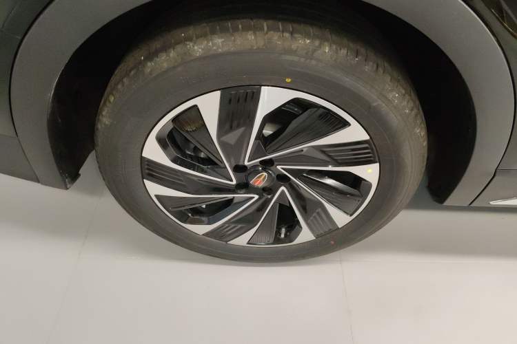 Used Hongqi HS7 PHEV 2024 2.0T PHEV Four-Wheel Drive Flagship Edition 7 Seats Right Rear Wheel Hub