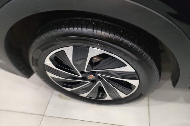 Used Hongqi HS7 PHEV 2024 2.0T PHEV Two-Wheel Drive Flagship Edition 6 Seats Right Rear Wheel Hub