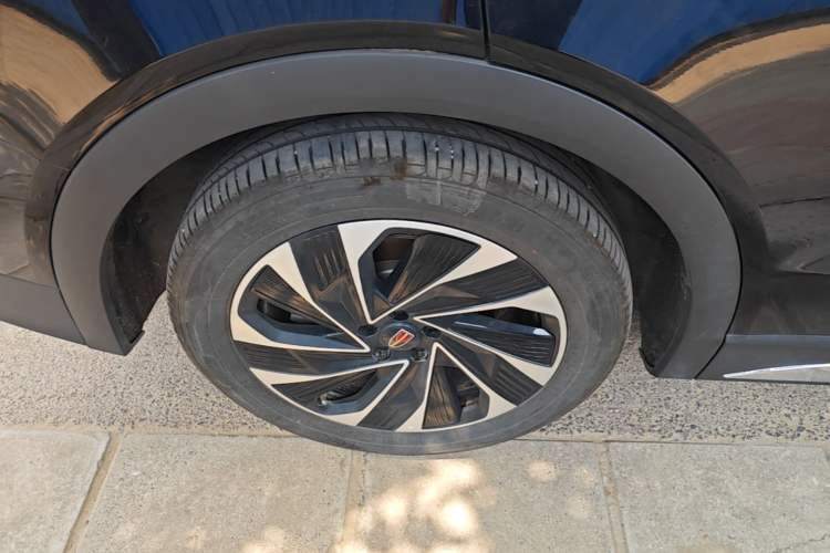 Used Hongqi HS7 PHEV 2024 2.0T PHEV Four-Wheel Drive Flagship Edition 7 Seats Right Rear Wheel Hub