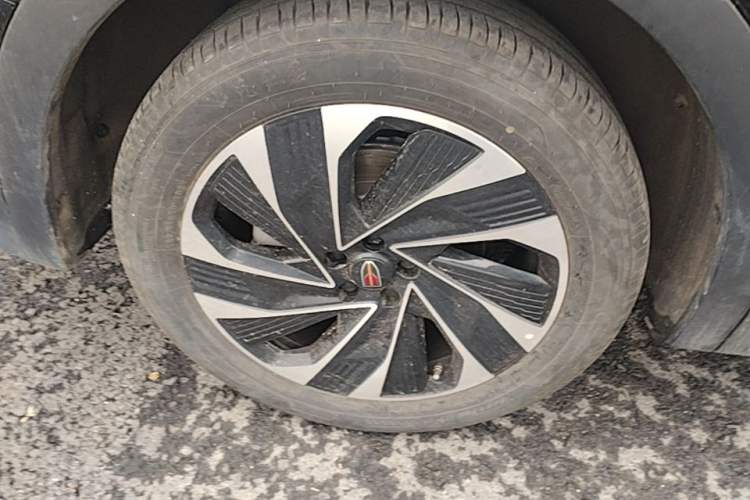 Used Hongqi HS7 PHEV 2024 2.0T PHEV Four-Wheel Drive Flagship Edition 7 Seats Right Rear Wheel Hub