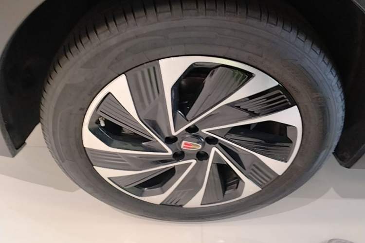Used Hongqi HS7 PHEV 2024 2.0T PHEV Four-Wheel Drive Flagship Edition 7 Seats Right Rear Wheel Hub