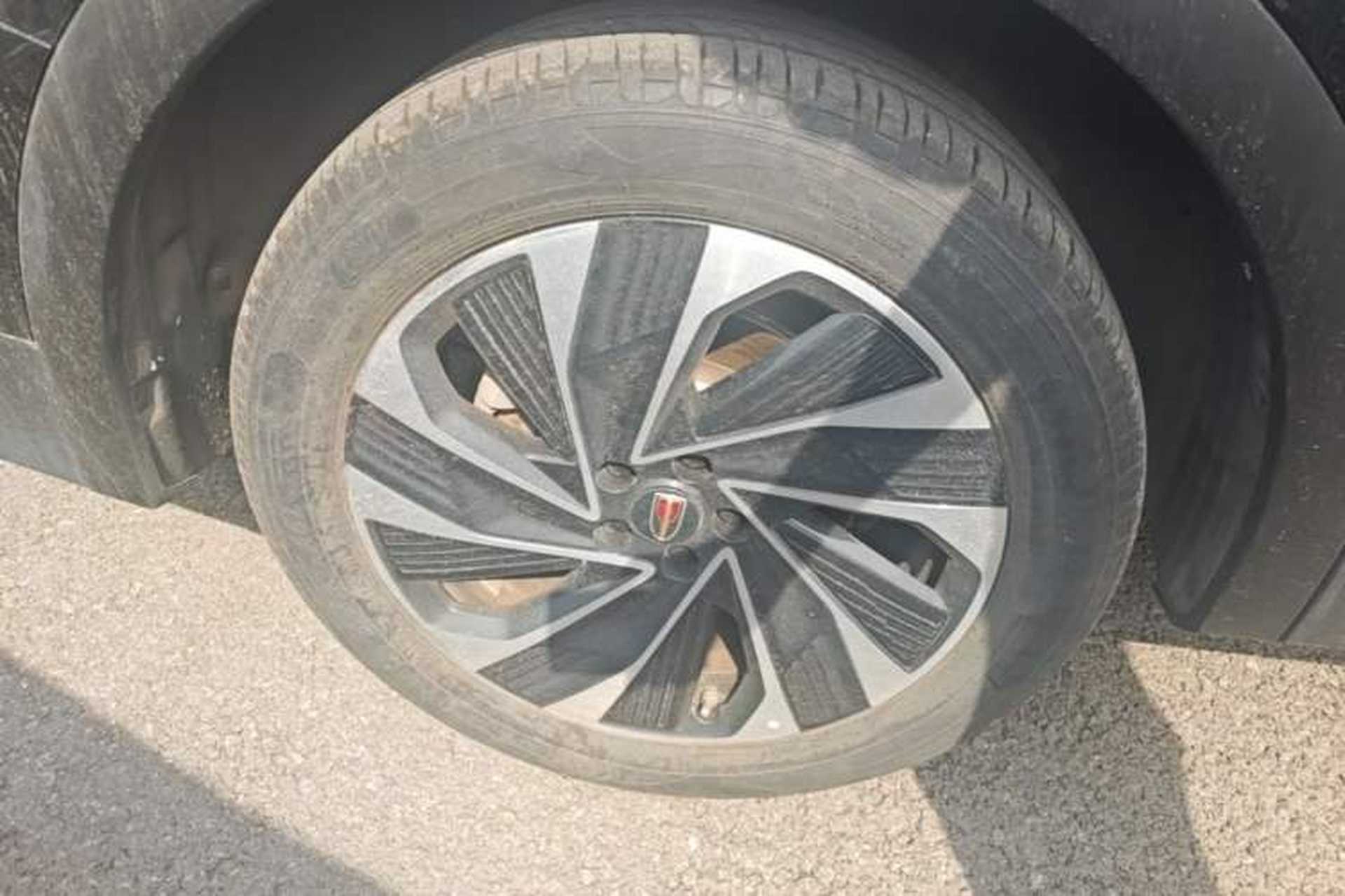 Used Hongqi HS7 PHEV 2024 2.0T PHEV Four-Wheel Drive Flagship Edition 7 Seats Right Rear Wheel Hub