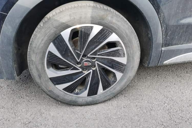 Used Hongqi HS7 PHEV 2024 2.0T PHEV Four-Wheel Drive Flagship Edition 7 Seats Right Rear Wheel Hub