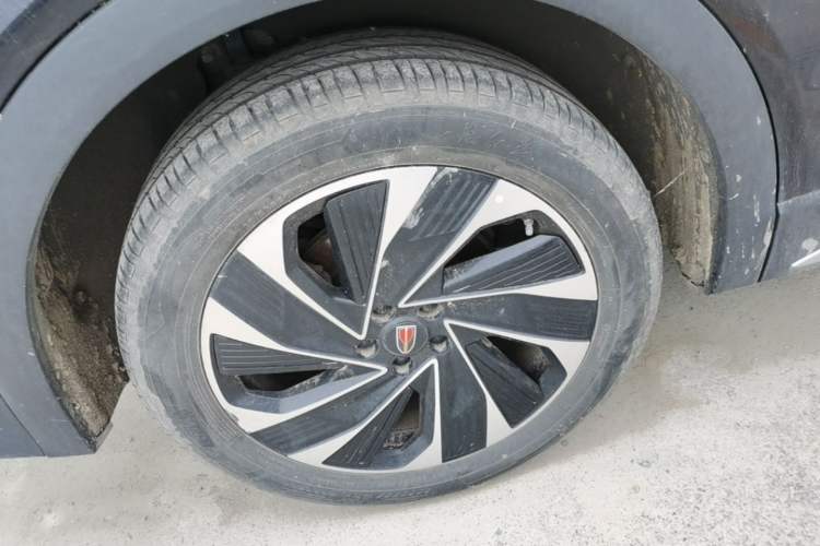 Used Hongqi HS7 PHEV 2024 2.0T PHEV Four-Wheel Drive Flagship Edition 7 Seats Right Rear Wheel Hub
