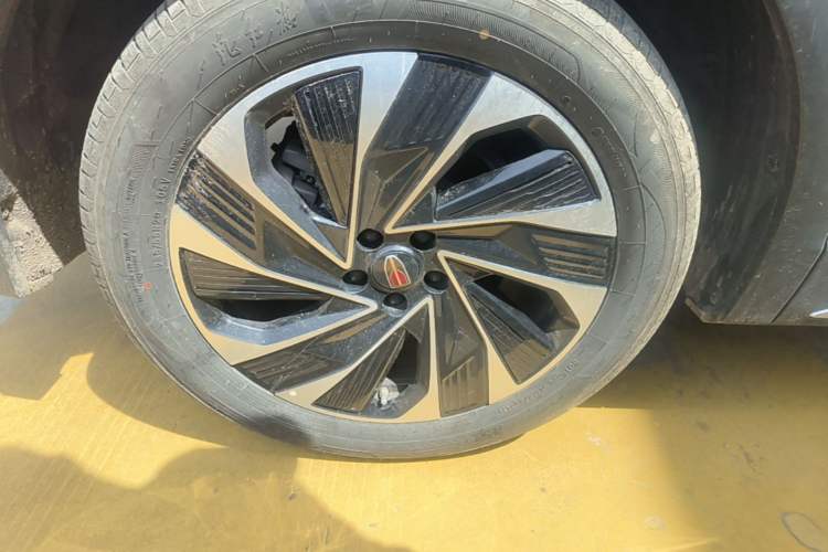 Used Hongqi HS7 PHEV 2024 2.0T PHEV Four-Wheel Drive Flagship Edition 7 Seats Right Rear Wheel Hub