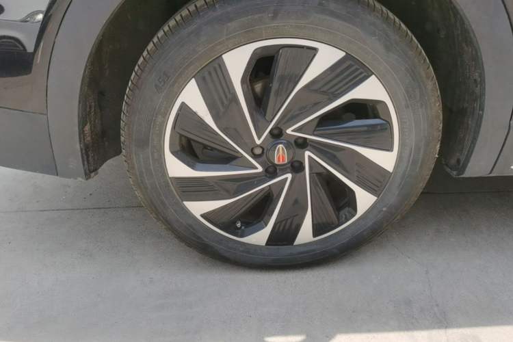 Used Hongqi HS7 PHEV 2024 2.0T PHEV Four-Wheel Drive Flagship Edition 7 Seats Right Rear Wheel Hub