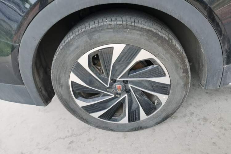 Used Hongqi HS7 PHEV 2024 2.0T PHEV Four-Wheel Drive Flagship Edition 6 Seats Right Rear Wheel Hub