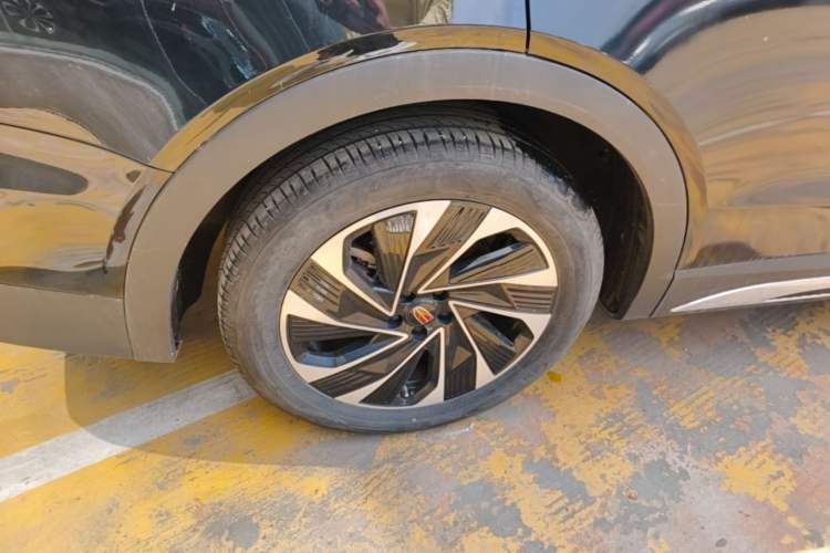Used Hongqi HS7 PHEV 2024 2.0T PHEV Four-Wheel Drive Flagship Edition 6 Seats Right Rear Wheel Hub