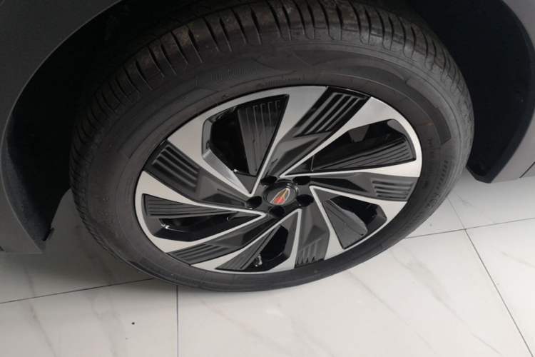 Used Hongqi HS7 PHEV 2024 2.0T PHEV Four-Wheel Drive Flagship Edition 6 Seats Right Rear Wheel Hub