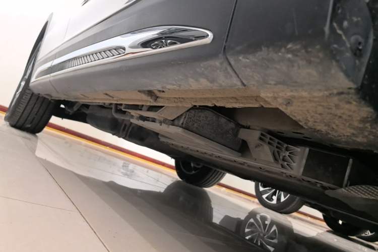 Used Hongqi HS7 PHEV 2024 2.0T PHEV Four-Wheel Drive Flagship Edition 6 Seats Right Side Sill