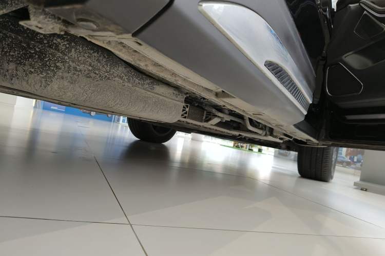 Used Hongqi HS7 PHEV 2024 2.0T PHEV Four-Wheel Drive Flagship Edition 6 Seats Right Side Sill